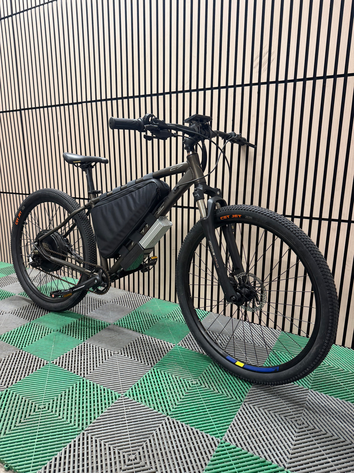 Whyte 52v 28ah 1000w electric e bike