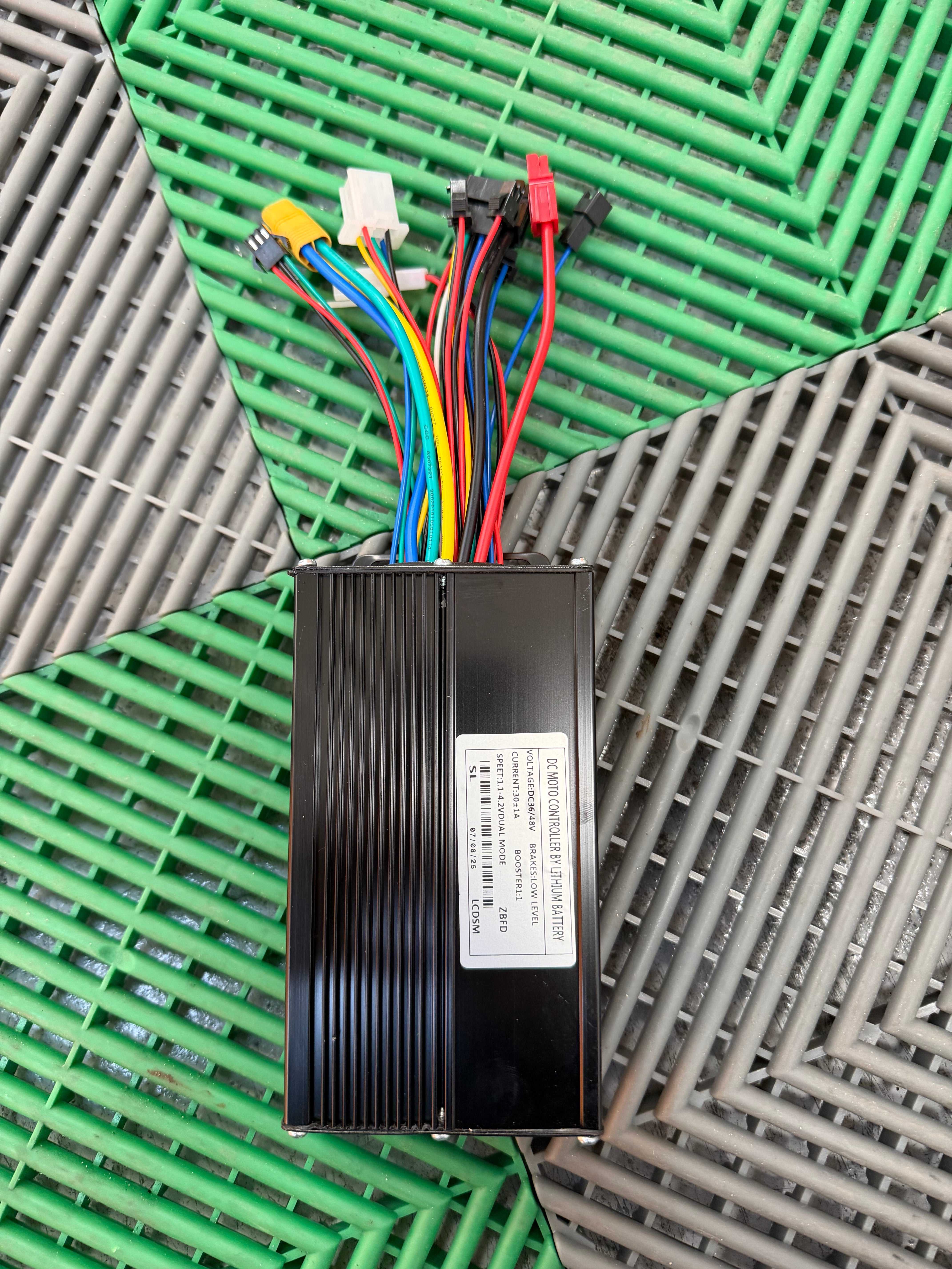 30a sinewave controller