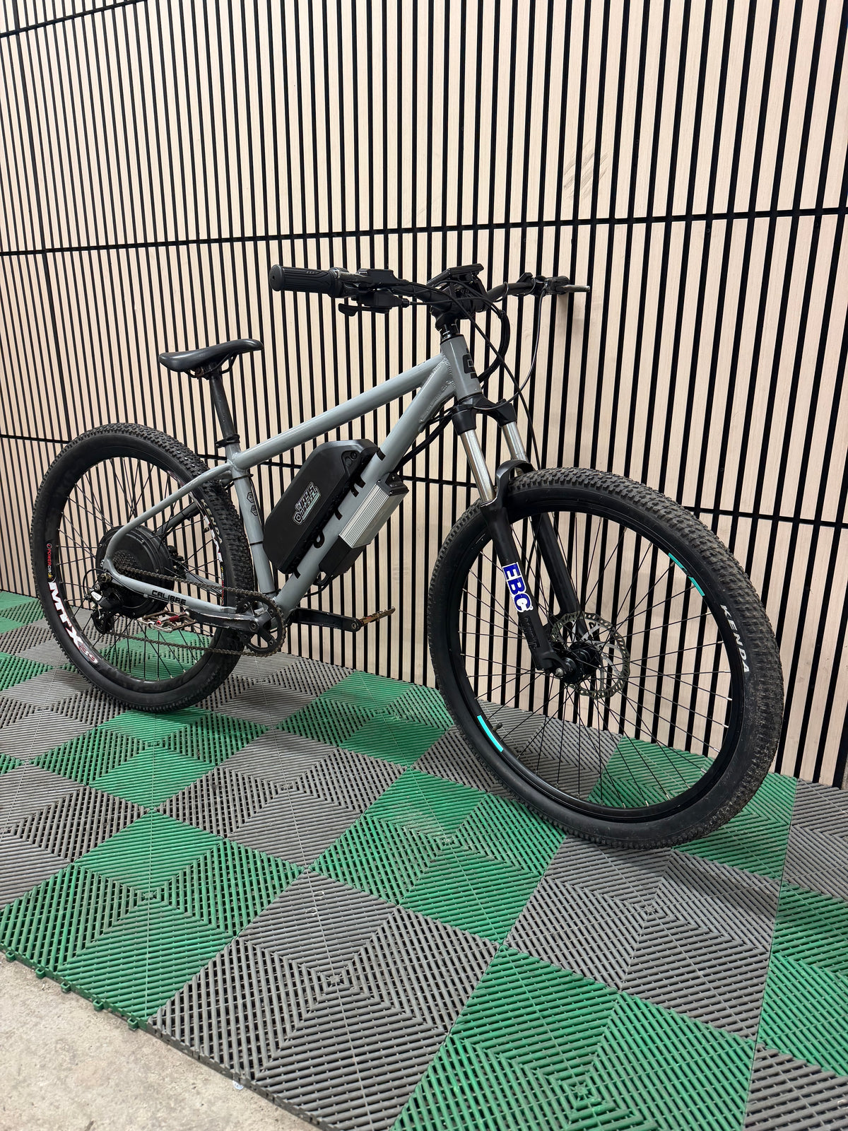 *USED* Calibre point 48v 1000w electric e bike